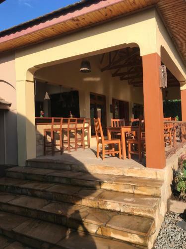 Hotel Ahadi Lodge