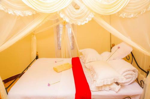 Hostal Room In Bb - Amazing Accommodation In Arusha Furaha Lodge