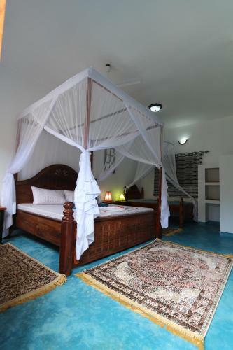 Hotel Salama & Mbuyuni Bungalows