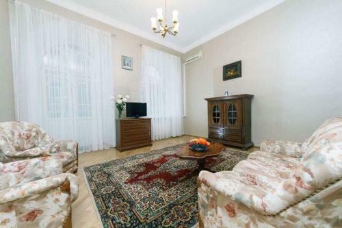 Apartamento Great One Bed On Mykhaylovskaya Str
