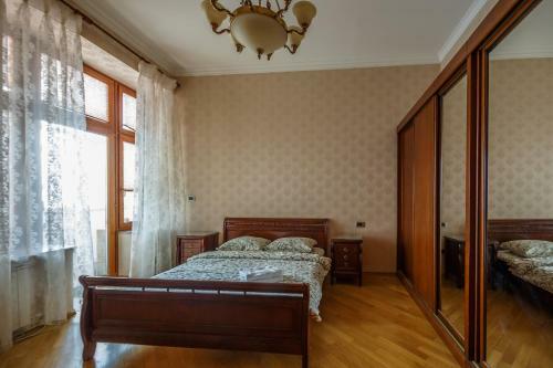 Huge 3 Bedroom Apartment Next To Gulliver & Synagogue