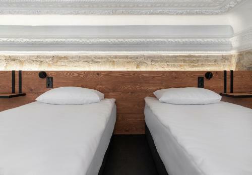 Globe Runner Hotel & Hostel Kyiv City Center