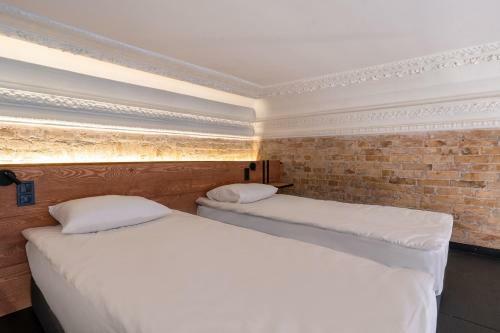 Globe Runner Hotel & Hostel Kyiv City Center