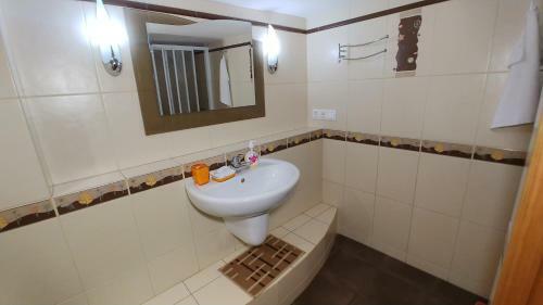 Apartamento Luxe. Two Bedrooms. 1 Shota Rustaveli Str. Centre