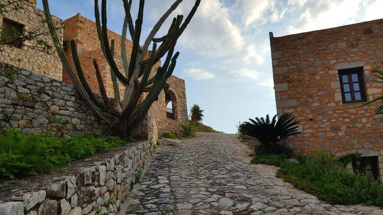 Hotel Limeni Village
