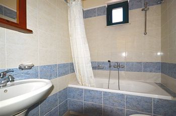 Aparthotel Aloni Suites