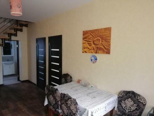 Hostal Komnata V Gostevom Dome Na Metro Osokorki