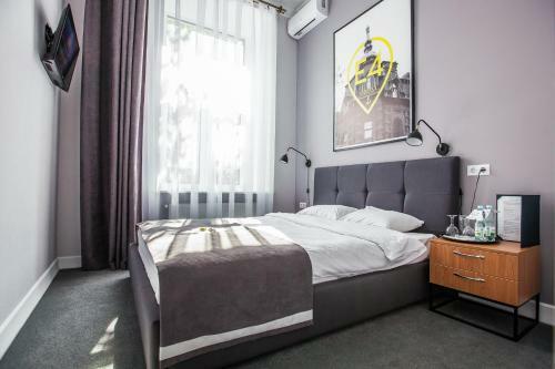 E4 Hotel