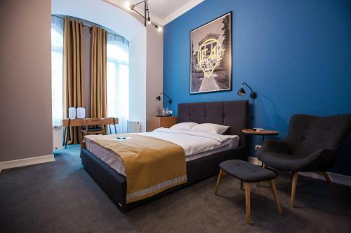 E4 Hotel