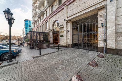 Two-bedroom Apartment With Balcony And Kitchen