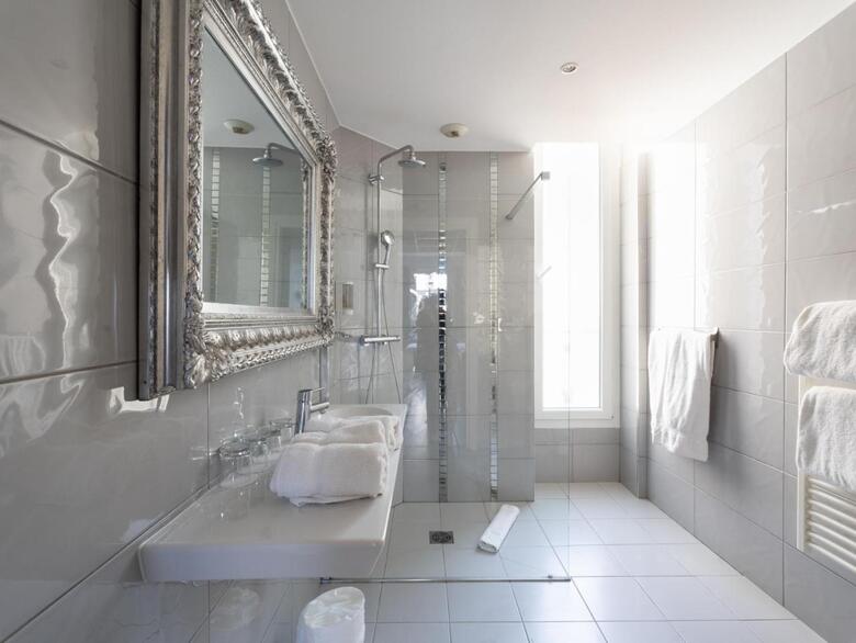 Nouvel Hotel Kinzy