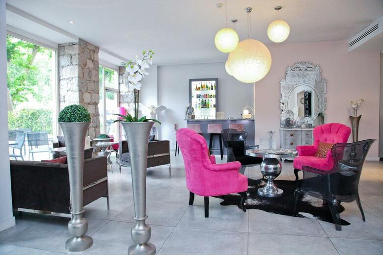 Nouvel Hotel Kinzy