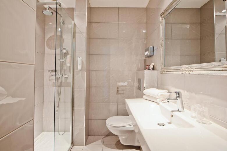 Nouvel Hotel Kinzy