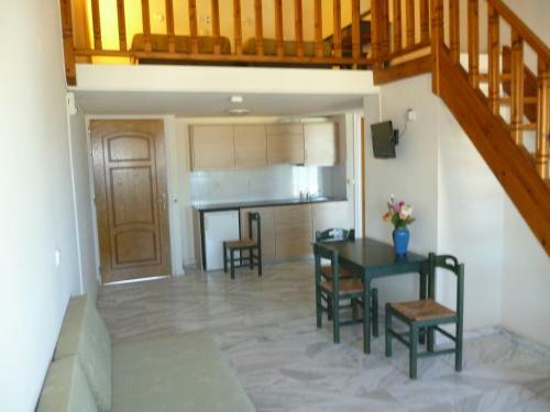 Aparthotel Mythos Beach Hotel Apartments