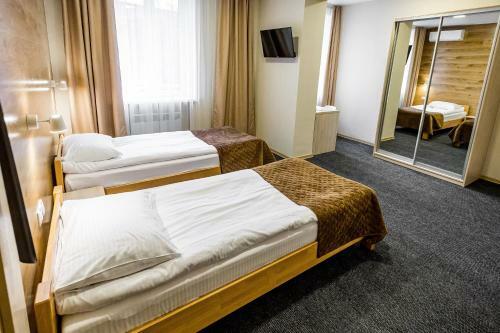 Rooms Hotel