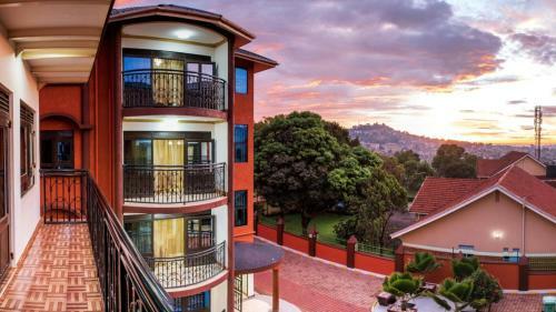 High Standard Apartment In Secure Resort - 24 People