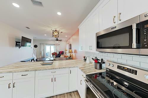 New Listing! Lagoon-front Townhouse With Pool, Deck Townhouse