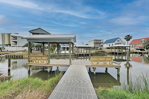 New Listing! Lagoon-front Townhouse With Pool, Deck Townhouse