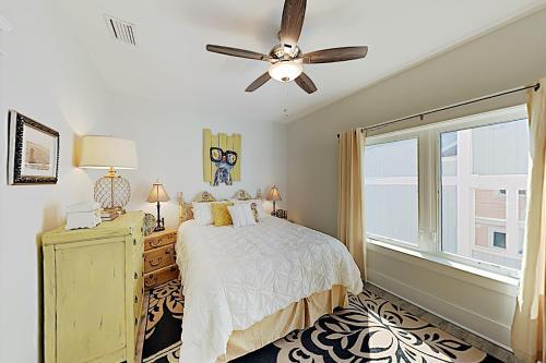 New Listing! Lagoon-front Townhouse With Pool, Deck Townhouse