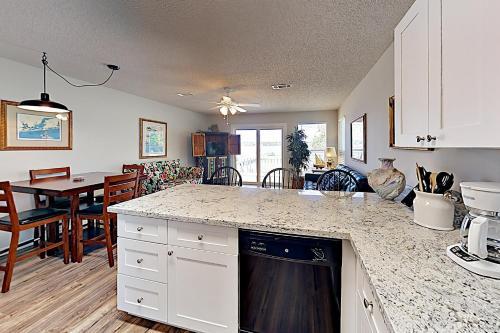 Apartamento New Listing! Blue Heron East On Lagoon Duplex