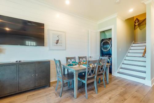 West Side Cottage #q - Coastal Casa