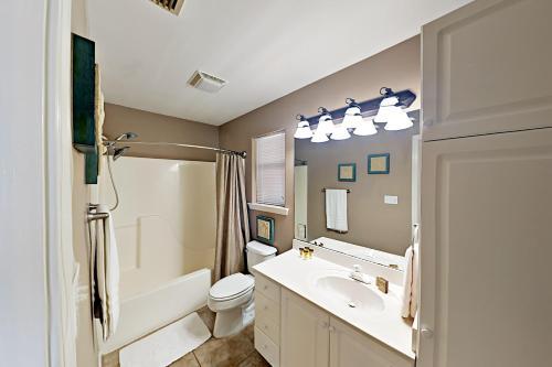 1387 W Lagoon Ave Home