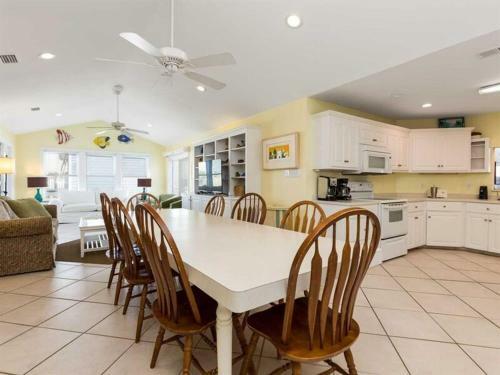 Erica's Sandpiper By Meyer Vacation Rentals