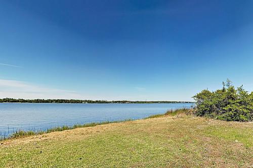 Apartamento New Listing! Blue Heron: 2 Lagoon-front Units Duplex