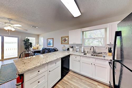 Apartamento New Listing! Blue Heron: 2 Lagoon-front Units Duplex