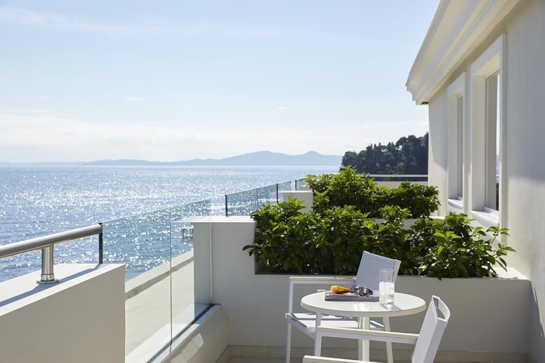 Aquis Mon Repos Palace Arthotel