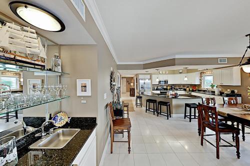 Apartamento Corner Unit - Huge Wraparound Balcony, Pools & Gym Condo