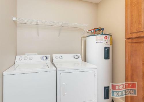 Hotel Phoenix On The Bay 2 By Brett Robinson Vacations