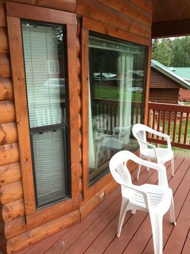Gwin's Lodge & Roadhouse