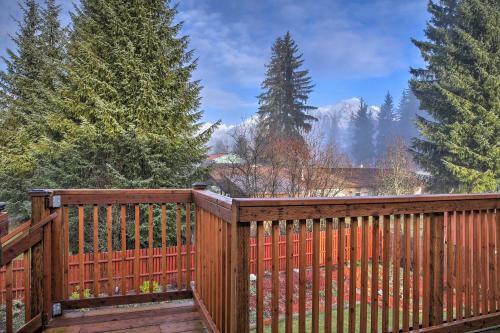 Expansive Getaway About 2 Miles To Mendenhall Glacier!