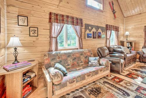 North Pole Log Cabin With Northern Lights Views!