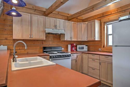 Cozy Palmer Log Cabin Close To Matanuska River!