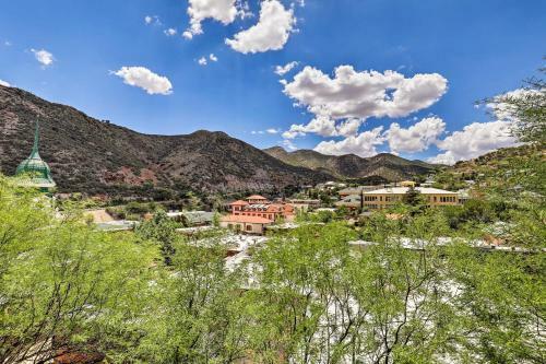 Home With Gas Grill - Walk To Bisbee Brewing Co