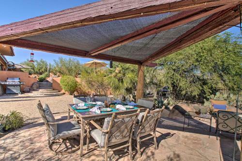 Luxe Ranch Refuge With Rooftop Patio And Mtn View