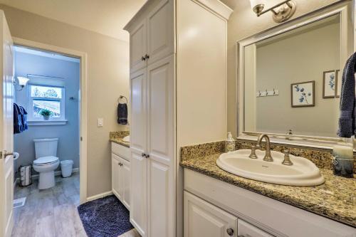 Upscale Flagstaff House With Hot Tub, Deck And Mtn Views!