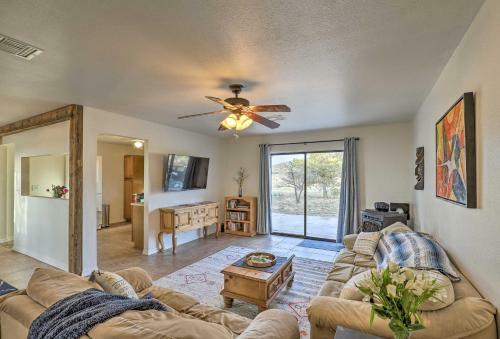 Elgin Home With Mountain Views About 3 Miles To Wineries!