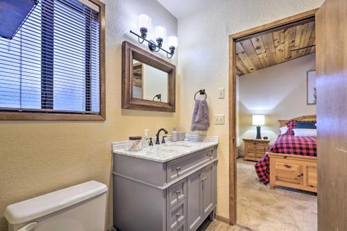 Spacious Pinetop Cabin With Deck, 1 Mi To Golf!