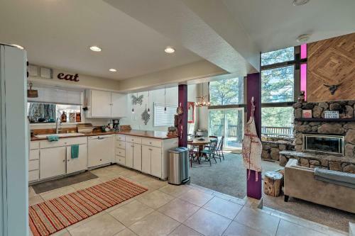 Flagstaff Cabin With Large Deck And Fenced Yard!