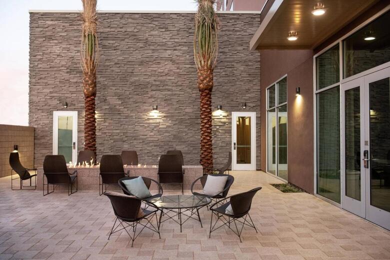 Hotel Courtyard By Marriott Mesa At Wrigleyville West