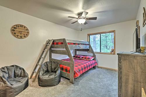 Animal Hill Retreat With Deck And Fire Pit!