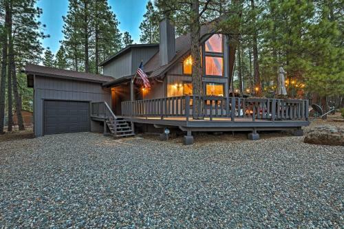 Animal Hill Retreat With Deck And Fire Pit!
