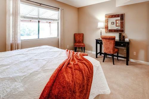 Scottsdale Home With Fireplace And Private Heated Pool!