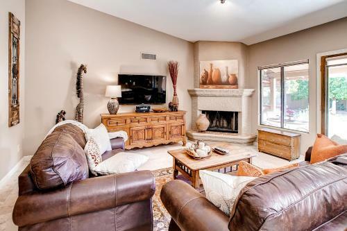 Scottsdale Home With Fireplace And Private Heated Pool!
