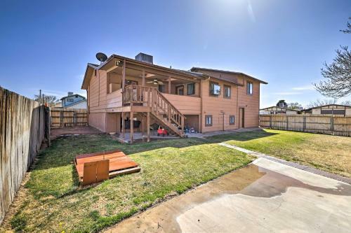Home With Fire Pit And Yard Less Than 3 Miles To Lake Powell