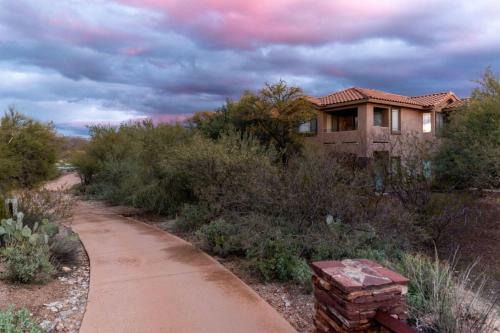 Sunset Sanctuary 3br By Casago