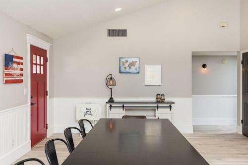 Everett Street Retreat